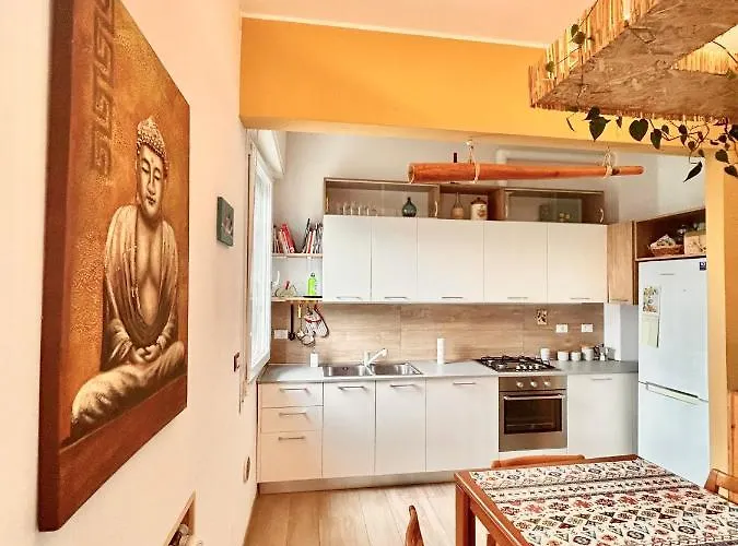 Bed & Breakfast Garden With Shared Bathroom - Central Station