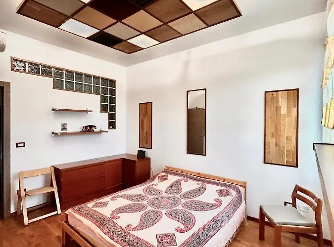 Garden With Shared Bathroom - Central Station