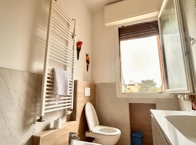 Garden With Shared Bathroom - Central Station Boloňa