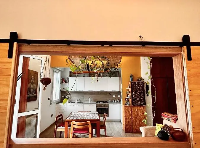 Garden With Shared Bathroom - Central Station