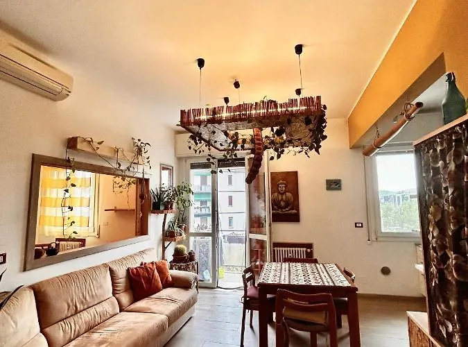 לינה וארוחת בוקר Garden With Shared Bathroom - Central Station